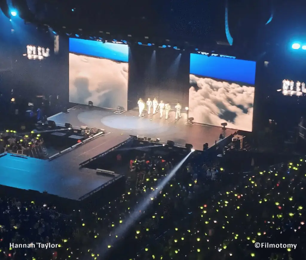 NCT Dream perform "When I'm With You" at the O2 Arena for SMTown London - Filmotomy